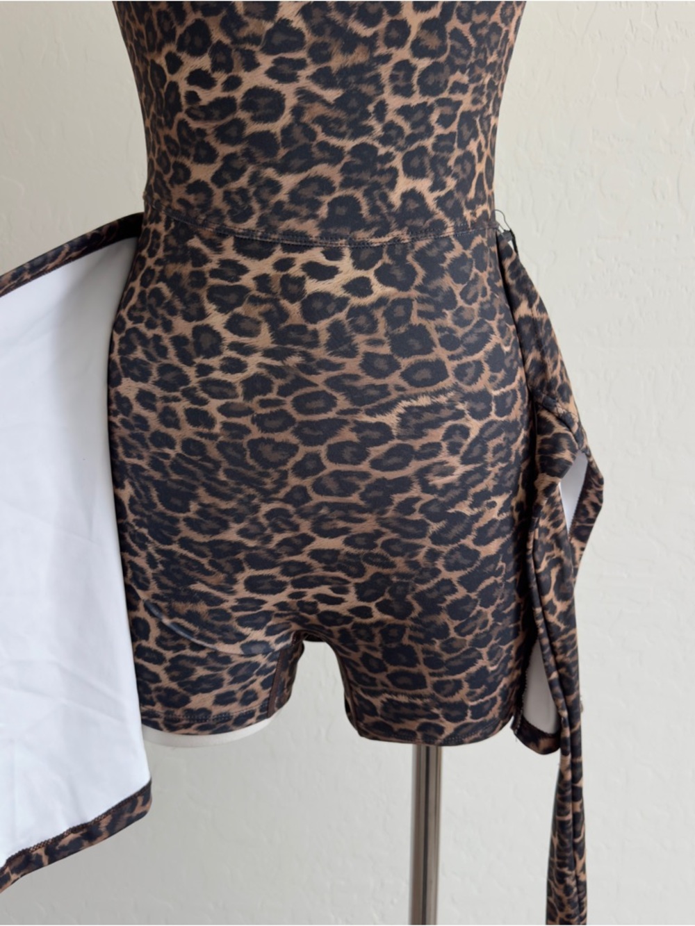 Sleeveless Leopard Print Mini Dress with Side Bow Small - Picture 3 of 6